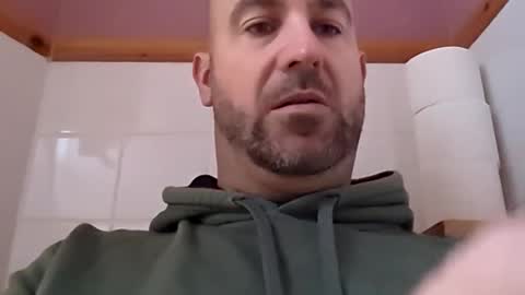 Snapshot of masterclass69er chatting on 12/04/24, 08:45 Bob online show from 12/04/24, 08:45