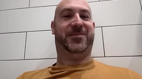 Snapshot of masterclass69er chatting on 10/07/25, 08:33 Bob online show from 10/07/25, 08:33