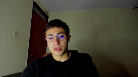 Snapshot of masterfiterotic chatting on 02/15/25, 02:37 masterfiterotic online show from 02/15/25, 02:37