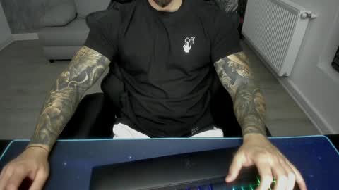 Snapshot of masterkingmuscle chatting on 01/12/25, 09:51 masterkingmuscle online show from 01/12/25, 09:51