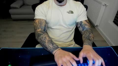 Snapshot of masterkingmuscle chatting on 03/04/25, 08:16 masterkingmuscle online show from 03/04/25, 08:16
