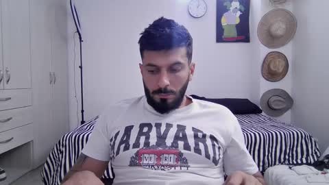 Snapshot of masterofinfatuation chatting on 02/18/25, 03:43 online show from 02/18/25, 03:43