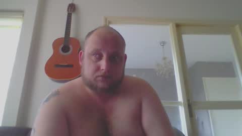 Snapshot of mastrubeertje1988 chatting on 10/01/25, 08:42 mastrubeertje1988 online show from 10/01/25, 08:42