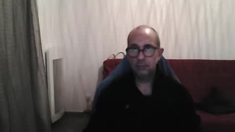 mat11efou online show from 10/17/25, 06:32