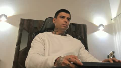 Snapshot of mateo_dilucajs1 chatting on 11/19/25, 09:53 mateo_dilucajs1 online show from 11/19/25, 09:53