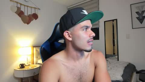 Snapshot of mateoleone chatting on 11/04/25, 11:59 Matt online show from 11/04/25, 11:59