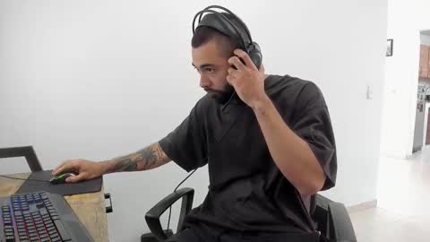 Matheus     online show from 10/14/25, 03:24