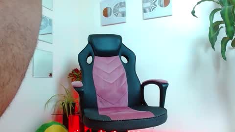 mathewhot3 online show from 11/09/25, 12:53