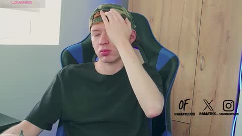 Snapshot of mathwx_ chatting on 11/18/25, 02:21 Alejandro Alex online show from 11/18/25, 02:21