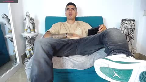 Snapshot of matias_costa chatting on 12/25/24, 12:37 MATIAS COSTA online show from 12/25/24, 12:37