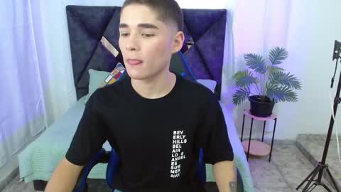 Snapshot of matiii18 chatting on 09/13/25, 01:33 Mati online show from 09/13/25, 01:33