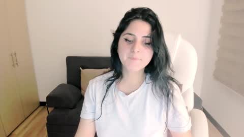 Snapshot of matilda_sweet18 chatting on 01/11/25, 01:59 Lucia online show from 01/11/25, 01:59