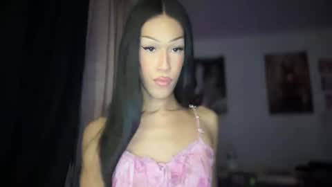 Snapshot of matrixprincess chatting on 09/10/25, 04:01 MOLLY MILLS online show from 09/10/25, 04:01