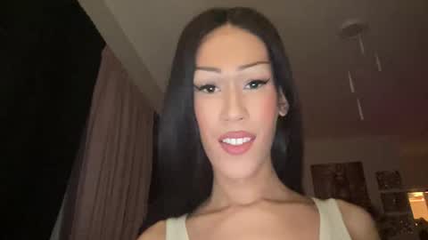 Snapshot of matrixprincess chatting on 11/05/25, 10:10 MOLLY MILLS online show from 11/05/25, 10:10