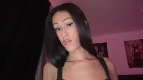 Snapshot of matrixprincess chatting on 11/09/25, 06:55 MOLLY MILLS online show from 11/09/25, 06:55