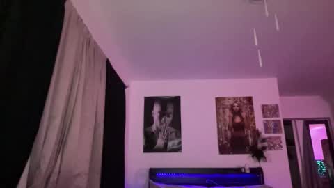 Snapshot of matrixprincess chatting on 11/14/25, 12:53 MOLLY MILLS online show from 11/14/25, 12:53