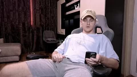 Snapshot of matt_aniston chatting on 02/11/25, 02:02 Matt online show from 02/11/25, 02:02