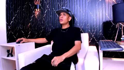 Matt Ruso online show from 10/29/25, 04:04