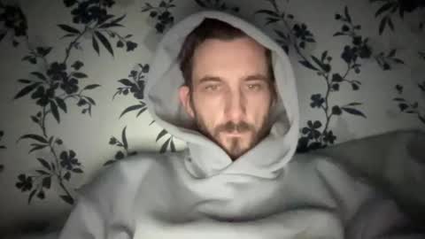 Snapshot of mattcarta chatting on 01/12/25, 11:50 mattcarta online show from 01/12/25, 11:50