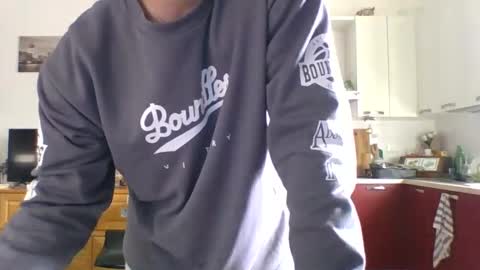 matteushh87 online show from 02/18/25, 10:49