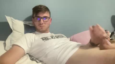 Snapshot of matthd21 chatting on 09/19/25, 06:41 matthd21 online show from 09/19/25, 06:41