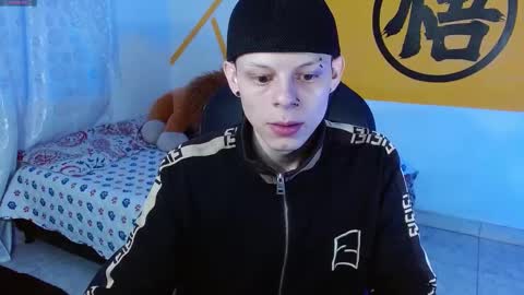 Snapshot of matthewboy_ chatting on 12/17/24, 07:07 MatthewBoy online show from 12/17/24, 07:07