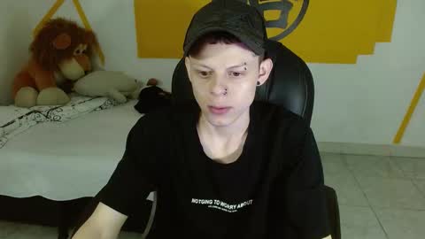 Snapshot of matthewboy_ chatting on 01/18/25, 05:20 MatthewBoy online show from 01/18/25, 05:20