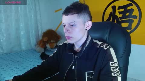 Snapshot of matthewboy_ chatting on 02/17/25, 01:32 MatthewBoy online show from 02/17/25, 01:32