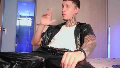 Snapshot of matthewjones1 chatting on 11/09/25, 06:39 Matt online show from 11/09/25, 06:39