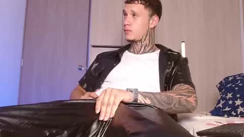 Snapshot of matthewjones1 chatting on 11/16/25, 11:32 Matt online show from 11/16/25, 11:32