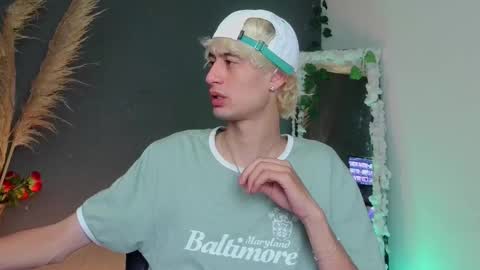 mattias     online show from 10/14/25, 01:50