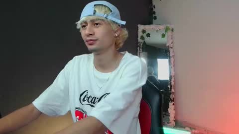 mattias     online show from 10/23/25, 05:12