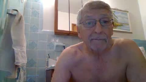Snapshot of maturecouple1954 chatting on 12/24/24, 07:00 SXECPL55 at G mail Dot Com online show from 12/24/24, 07:00