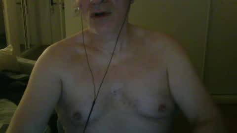 Snapshot of maturehotman chatting on 12/15/24, 05:45 maturehotman online show from 12/15/24, 05:45