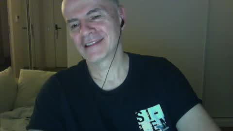 Snapshot of maturehotman chatting on 02/15/25, 06:44 maturehotman online show from 02/15/25, 06:44