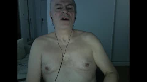 Snapshot of maturehotman chatting on 03/06/25, 07:03 maturehotman online show from 03/06/25, 07:03