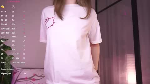 Lily online show from 11/03/25, 04:08