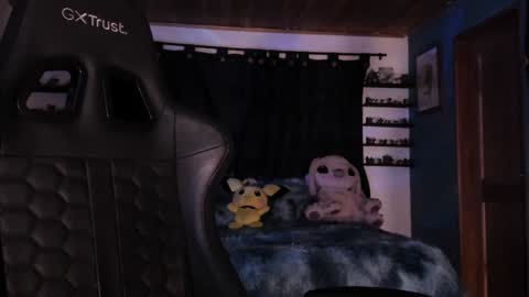 Snapshot of mavis_fuentes chatting on 12/11/24, 01:58 Hilary online show from 12/11/24, 01:58