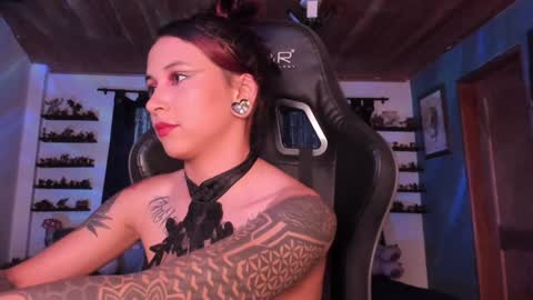 Snapshot of mavis_fuentes chatting on 01/22/25, 11:10 Hilary online show from 01/22/25, 11:10