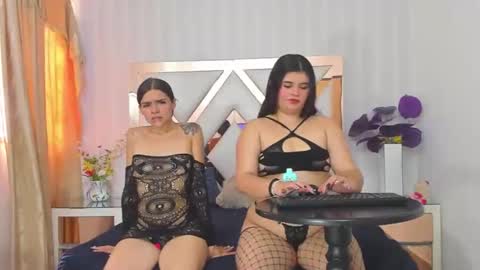 Snapshot of mavyandelizabeth chatting on 10/18/25, 08:20 MavyANDElizabeth online show from 10/18/25, 08:20