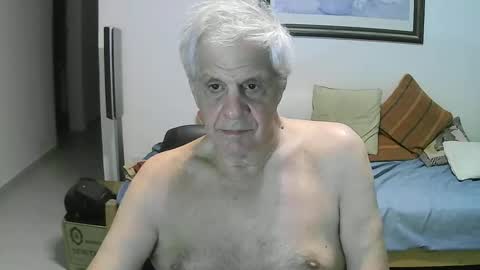 Snapshot of max_2017 chatting on 12/13/24, 03:38 max_2017 online show from 12/13/24, 03:38