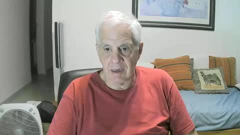 Snapshot of max_2017 chatting on 12/21/24, 02:52 max_2017 online show from 12/21/24, 02:52