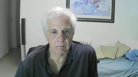 Snapshot of max_2017 chatting on 10/26/25, 11:42 max_2017 online show from 10/26/25, 11:42