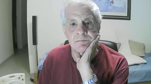 Snapshot of max_2017 chatting on 11/28/25, 03:20 max_2017 online show from 11/28/25, 03:20