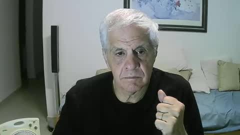 Snapshot of max_2017 chatting on 11/29/25, 04:04 max_2017 online show from 11/29/25, 04:04