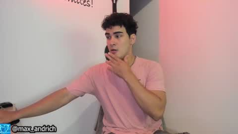 Snapshot of max__andrich chatting on 11/07/25, 12:21 Max... online show from 11/07/25, 12:21