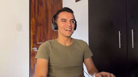 Snapshot of max_lancaster chatting on 12/04/24, 11:57 Max Lancaster online show from 12/04/24, 11:57