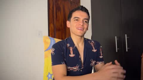 Snapshot of max_lancaster chatting on 01/17/25, 02:18 Max Lancaster online show from 01/17/25, 02:18