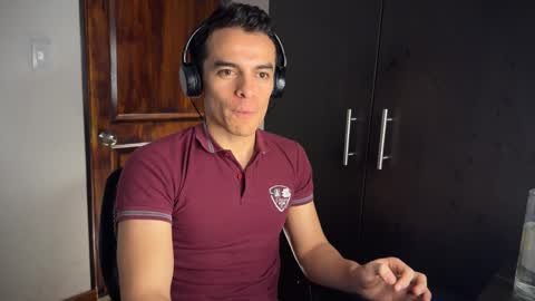 Snapshot of max_lancaster chatting on 02/11/25, 12:17 Max Lancaster online show from 02/11/25, 12:17