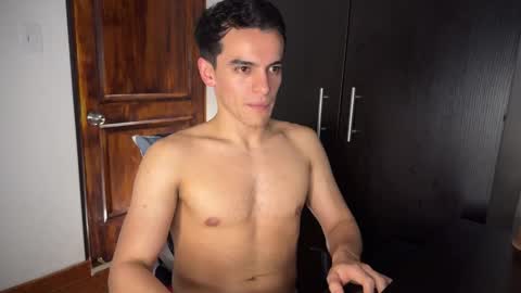 Snapshot of max_lancaster chatting on 02/12/25, 11:41 Max Lancaster online show from 02/12/25, 11:41